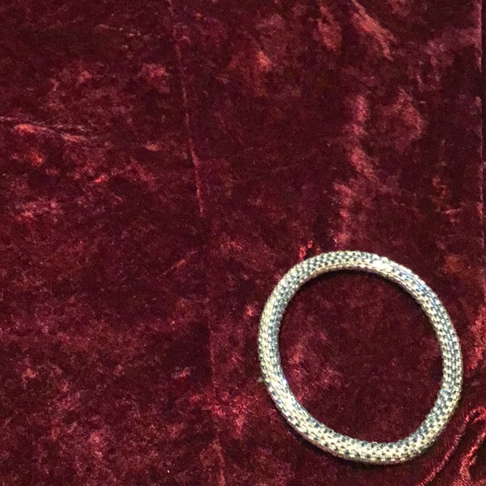 Stretchy beaded bracelet